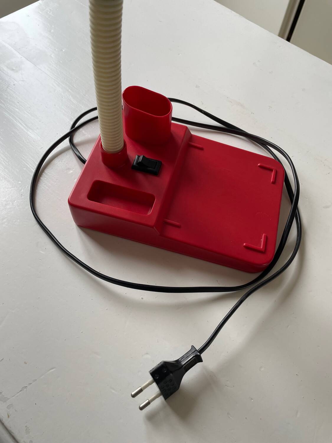 Vintage red articulated desk lamp Italy