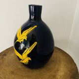 Ceramic vase decorated with birds