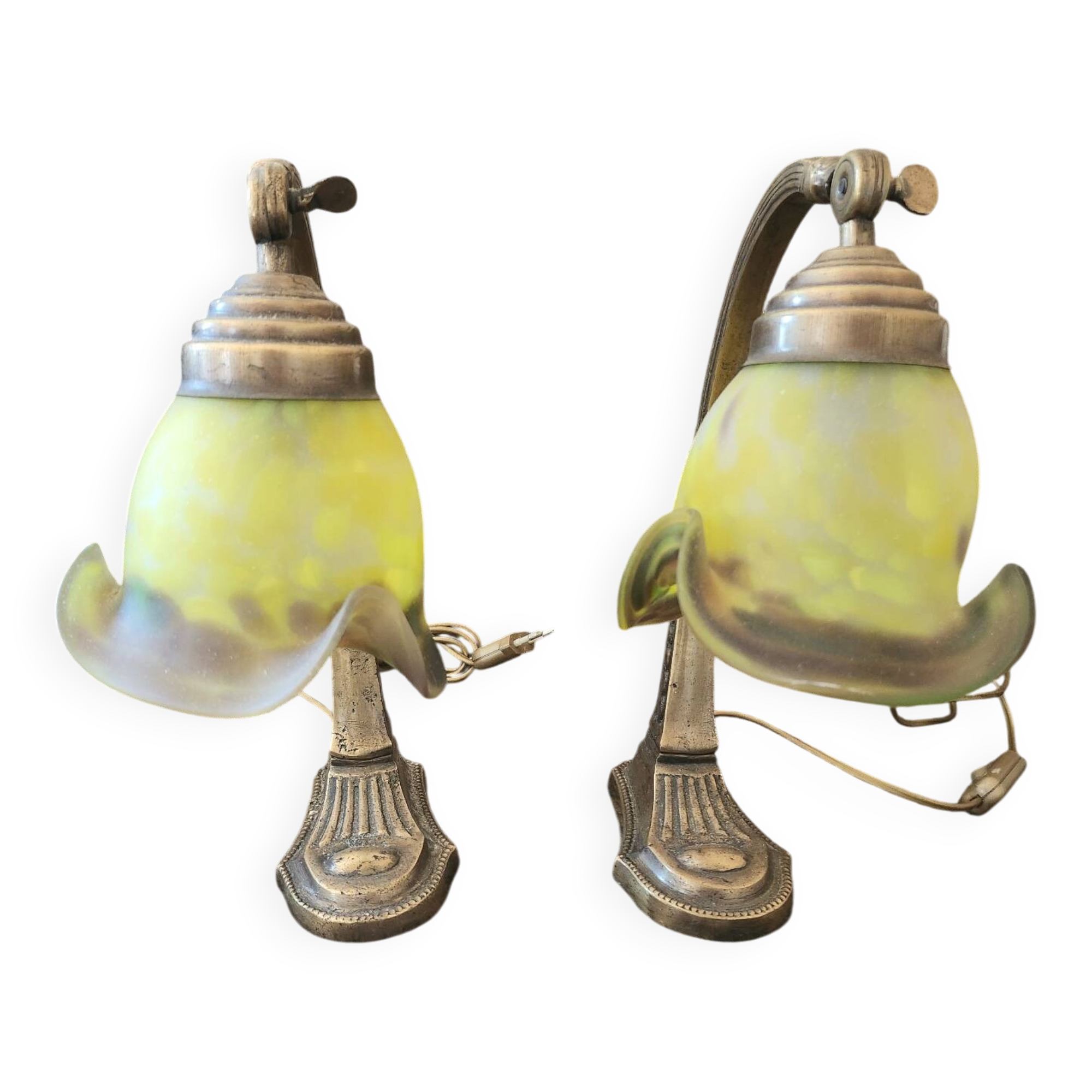 2 pretty lamps to be placed