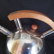 Art Deco manual kettle in stainless steel and wood, cap. 2L, 1930s