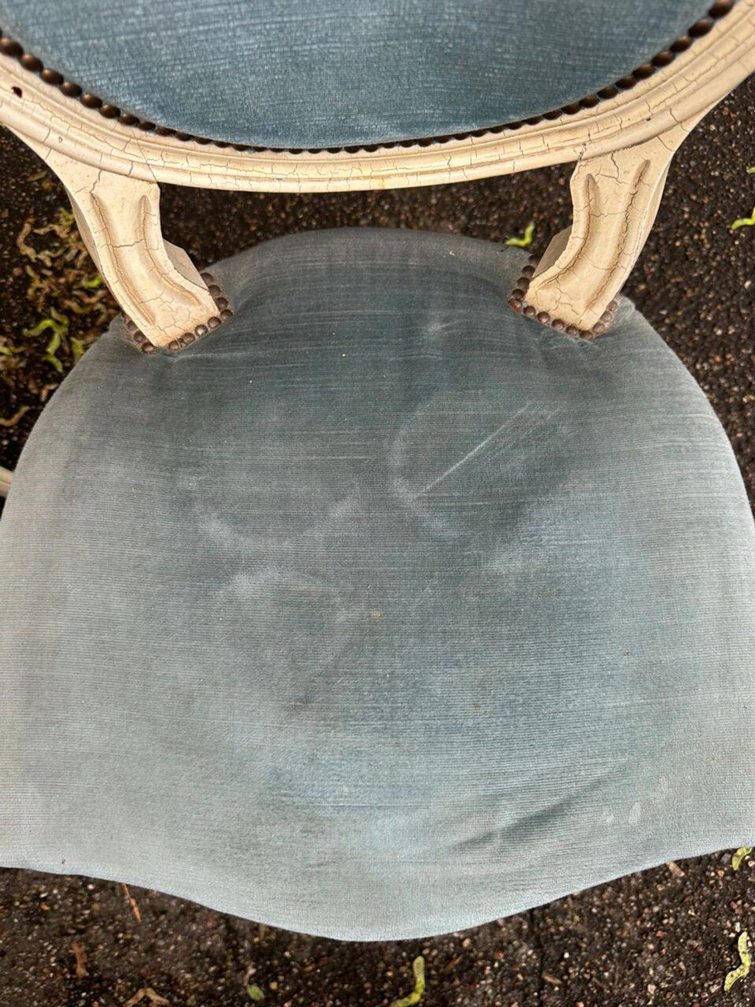 6 Louis XVI medallion chairs in beige wood and blue fabric from the 18th century.