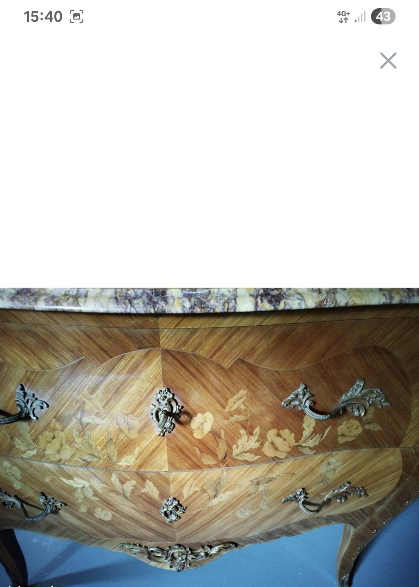 Curved chest of drawers