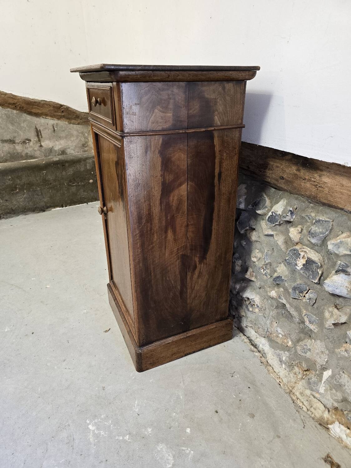 Small piece of furniture / bedside table in burr walnut