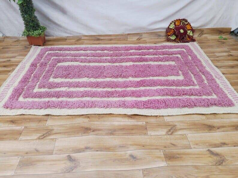 Handmade traditional artisan rug 2/3 m