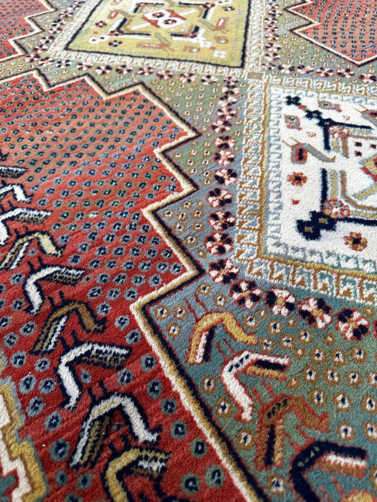 Oriental style rug 240cm x 170cm