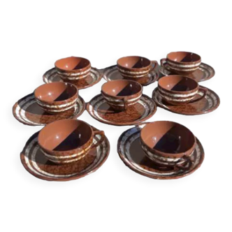 8 cups and saucers Digoin