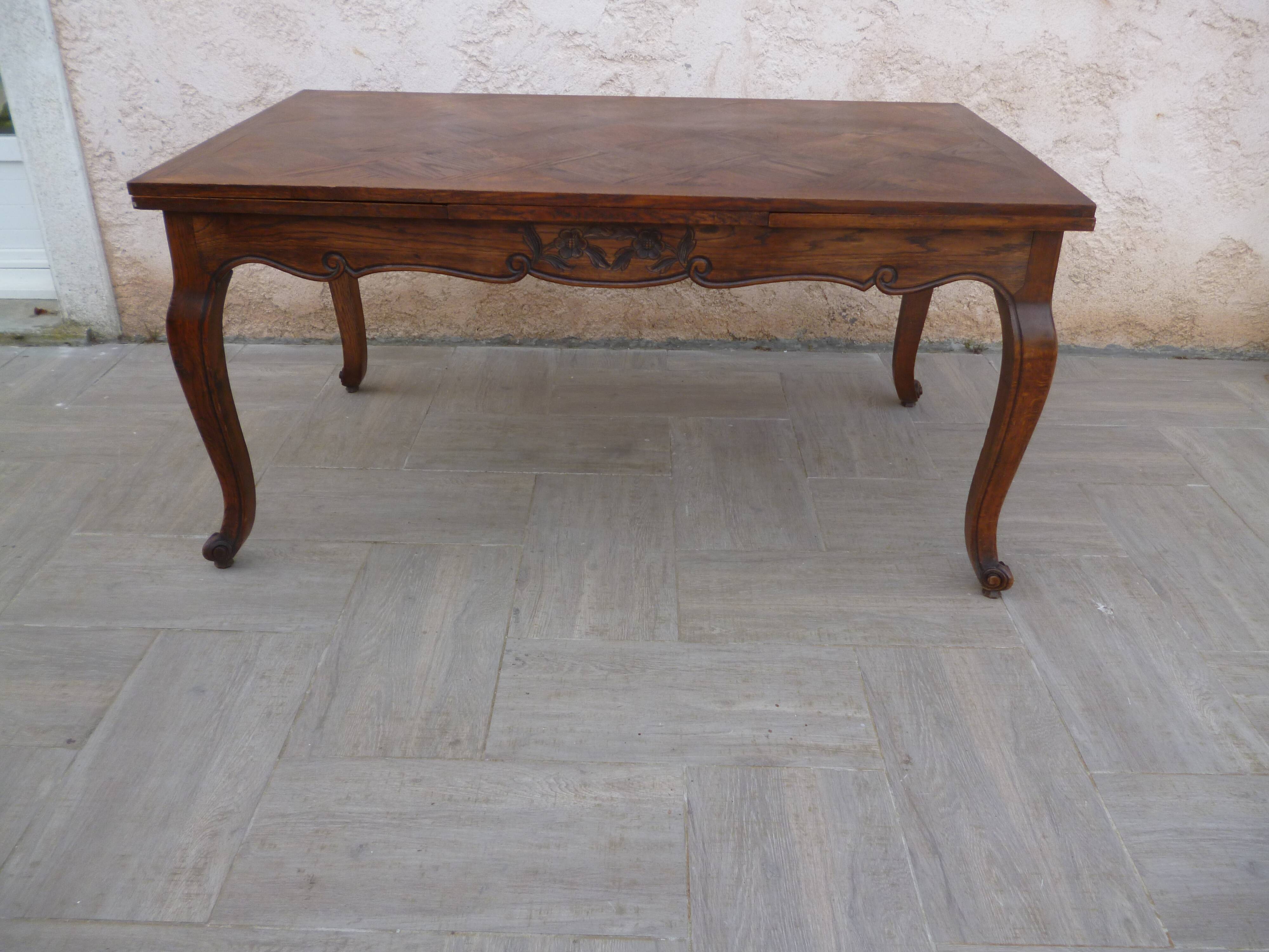 Table with extensions, Louis XV style