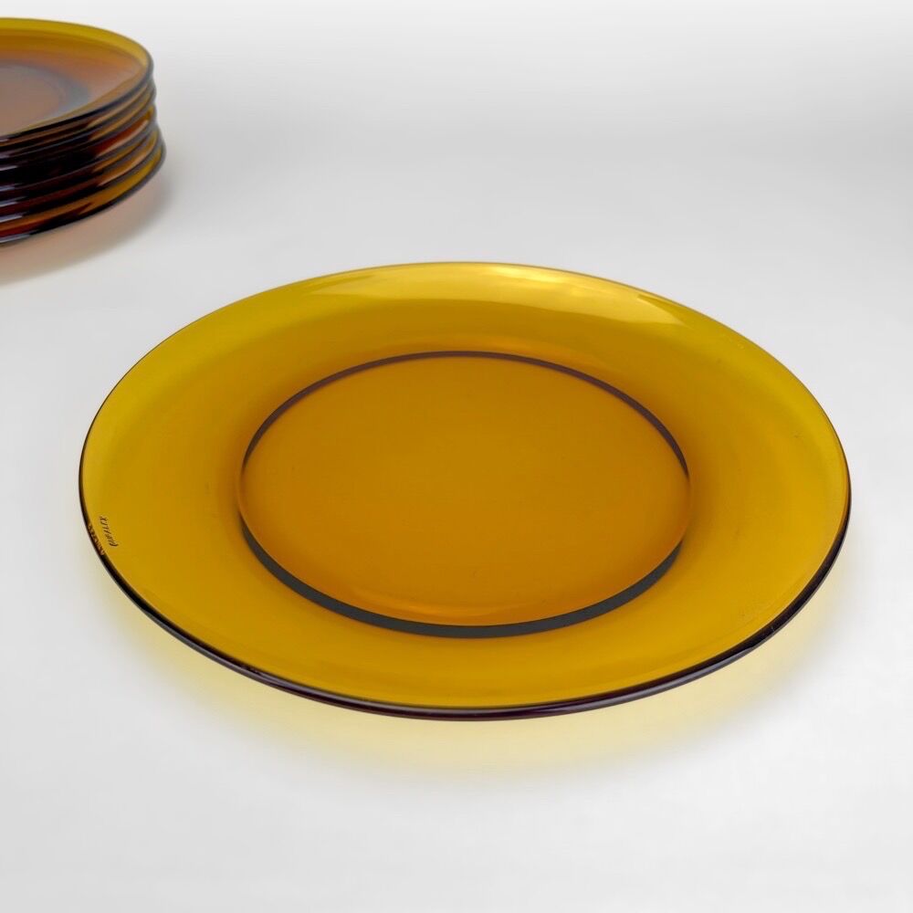 8 flat plates Duralex amber glass 70s