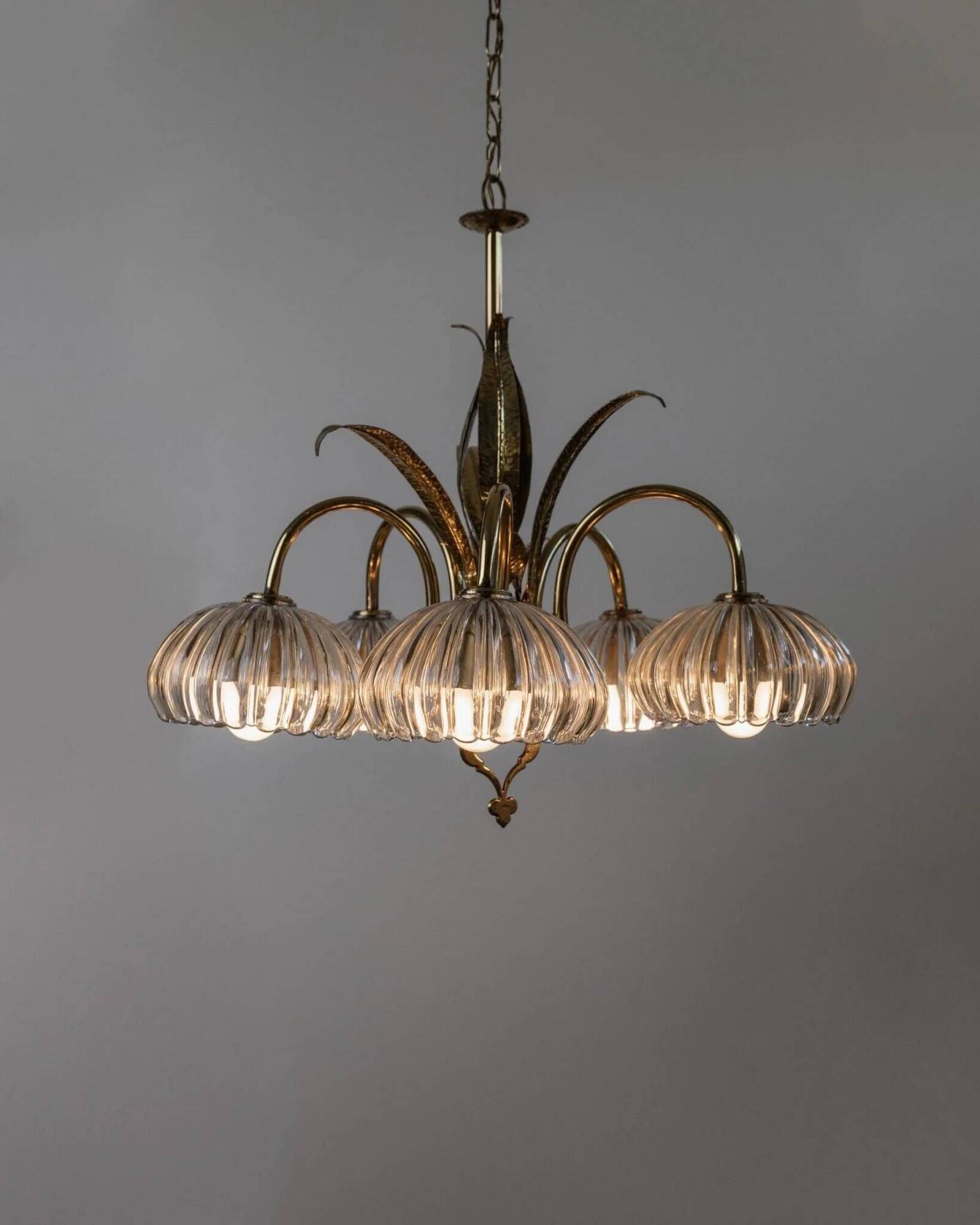 XL Clear Murano Glass and Brass Chandelier, Liberty-Style Organic Leaf Design, Italian 1960s