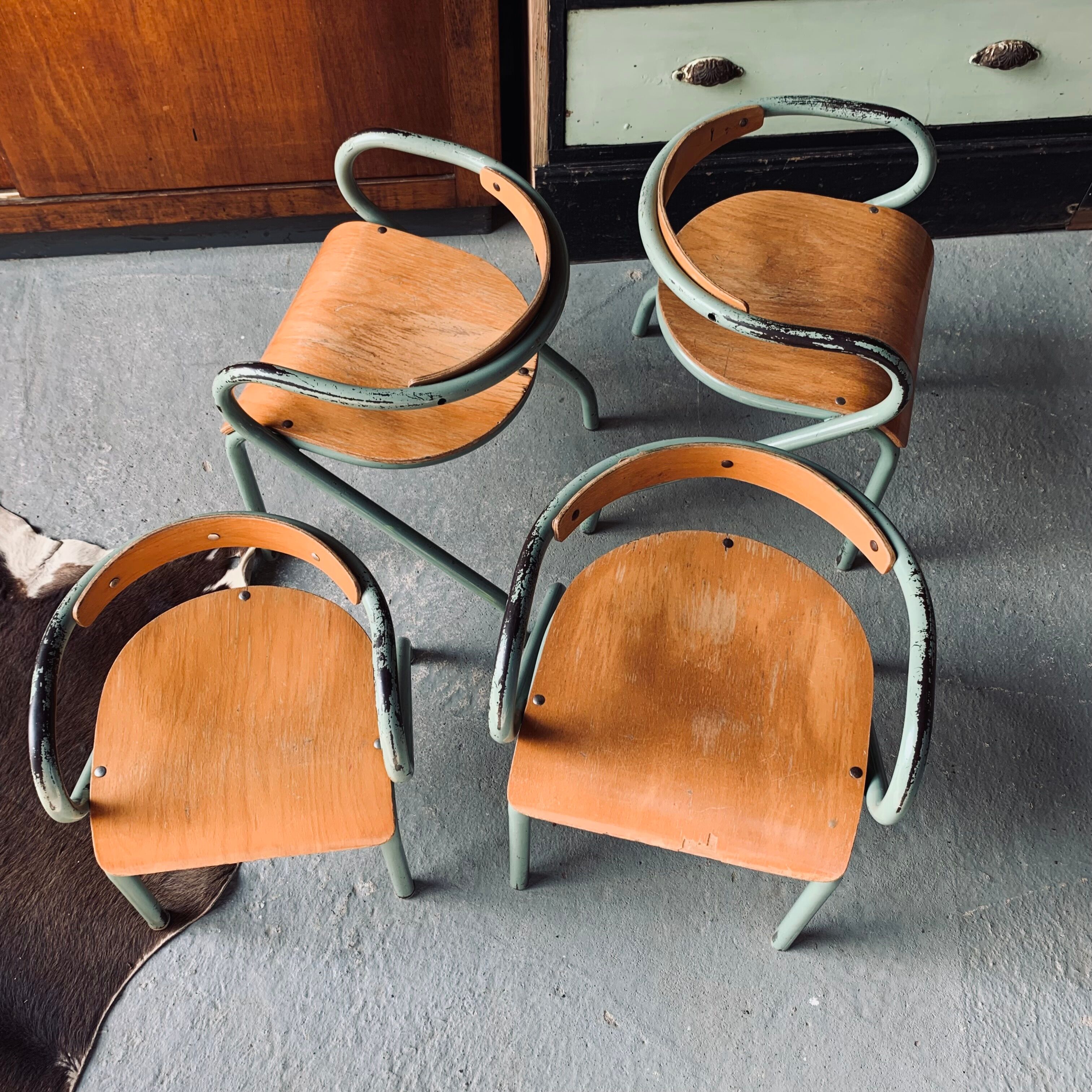 Lot de 4 chaises enfant en bois & métal