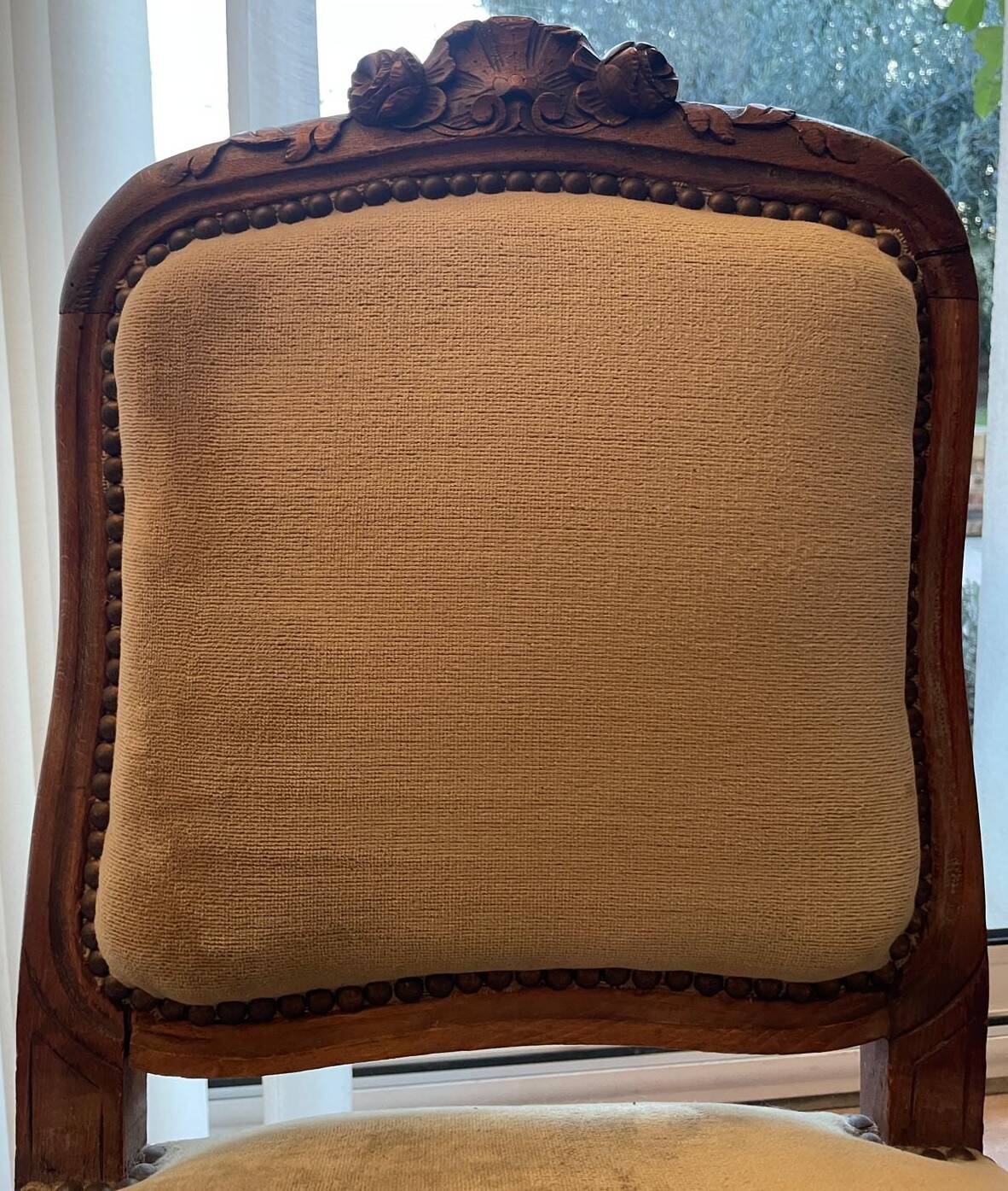 Lot of 2 antique Louis XV style chairs, carved solid wood.