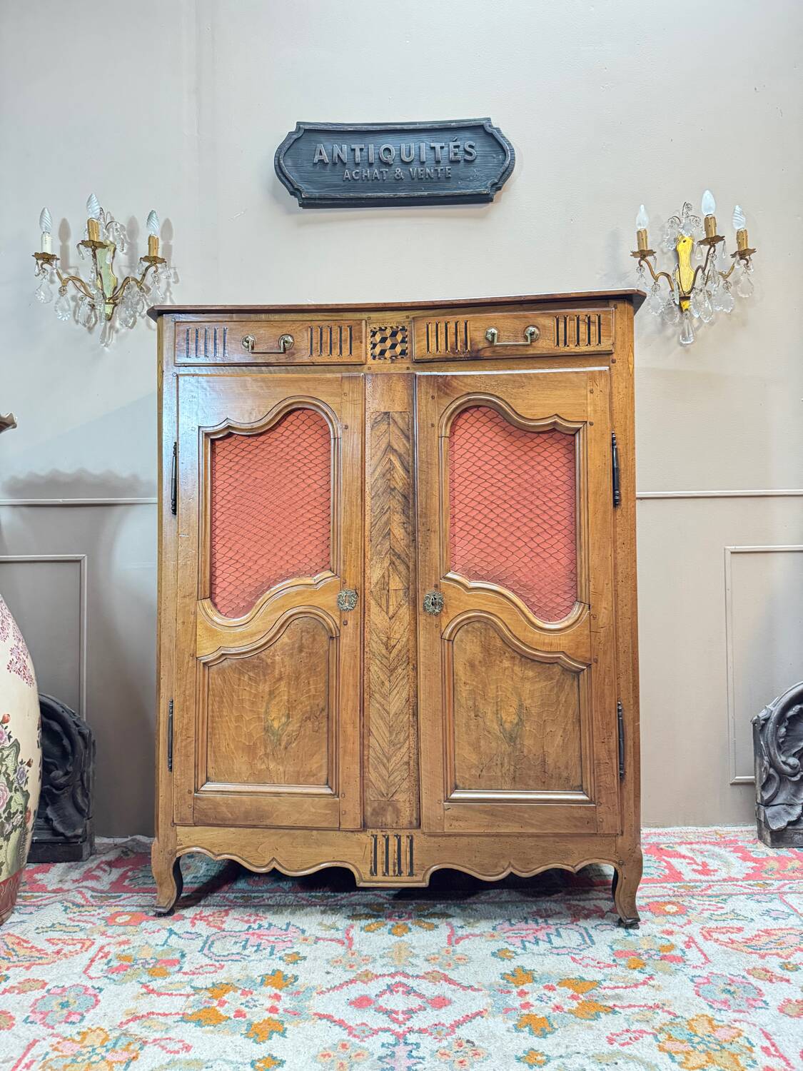 Walnut cabinet from the louis xv xviii century