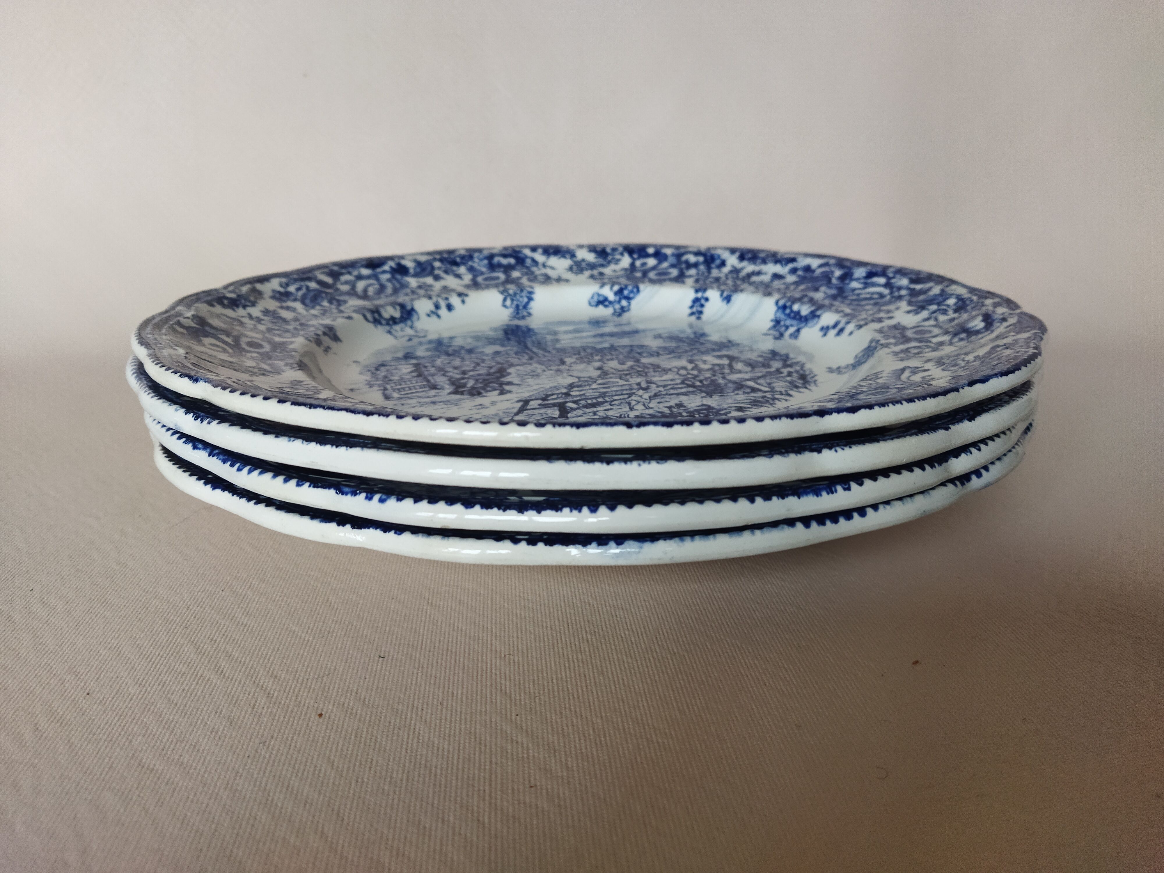 4 blue & white English style dinner plates