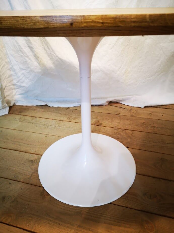 Oval table tulip foot