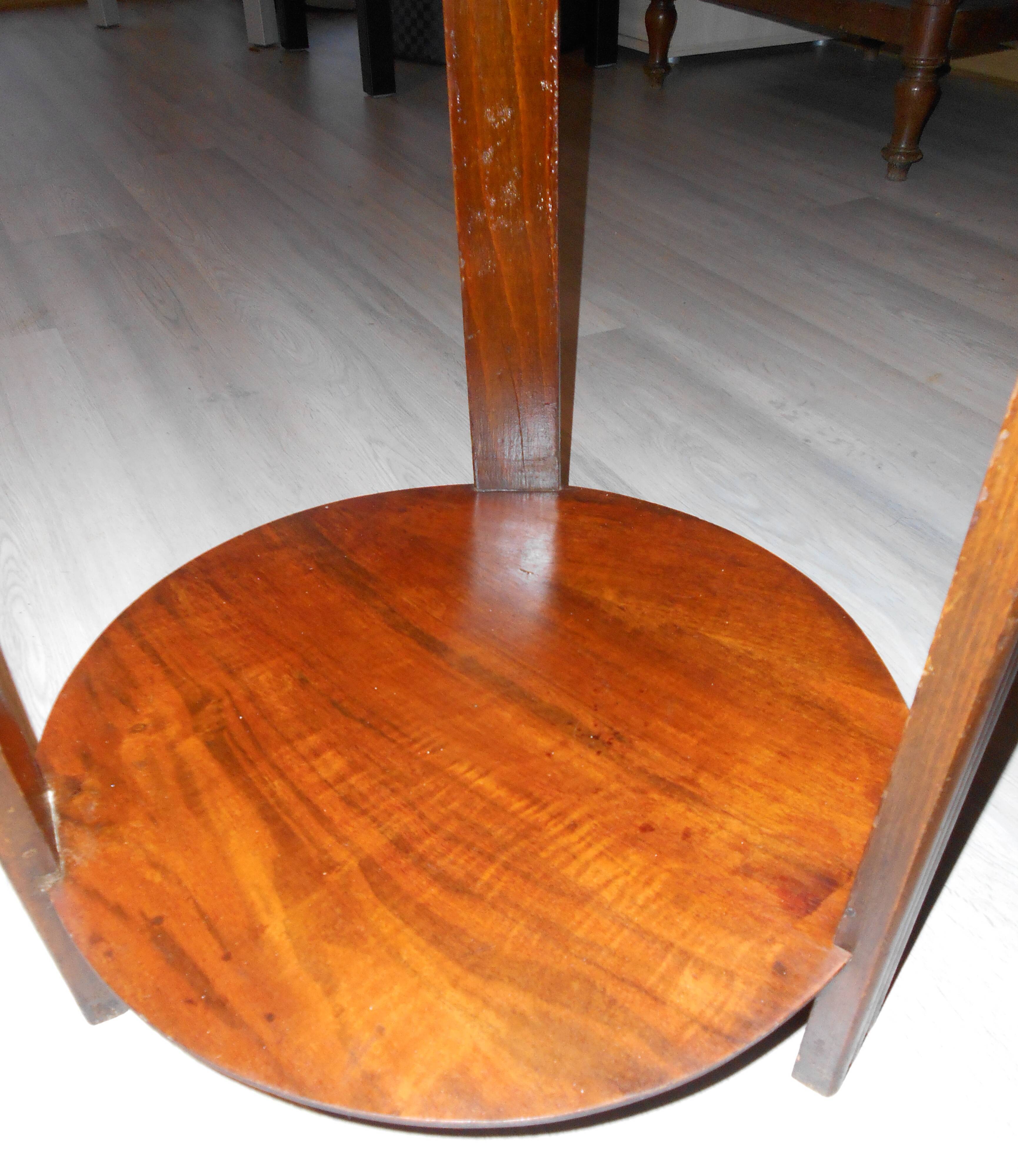 Pedestal table round vintage