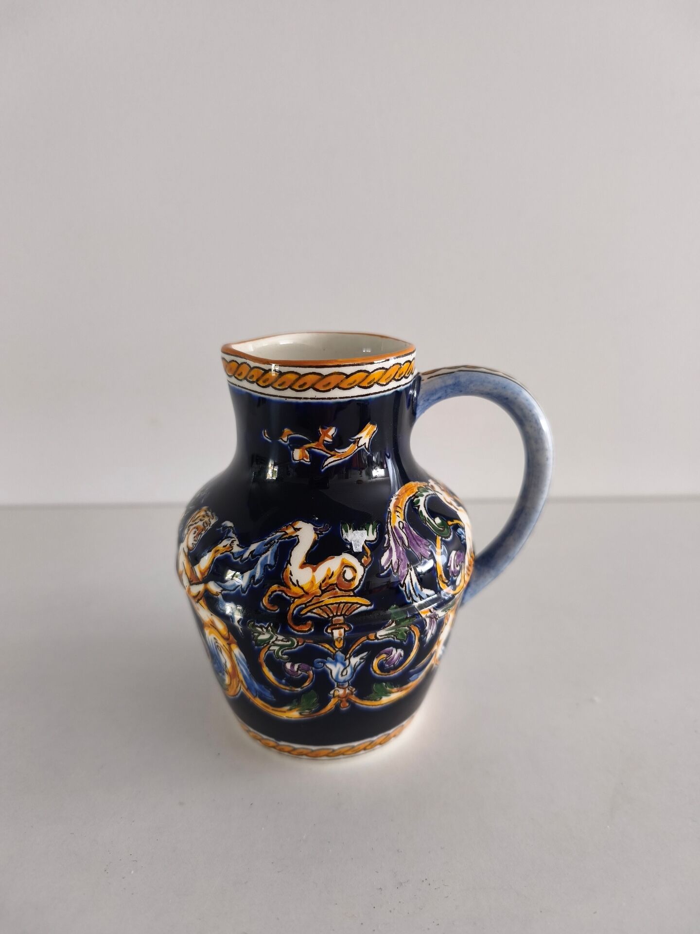 Petit pichet / Pot à lait en faïence de Gien - Renaissance
