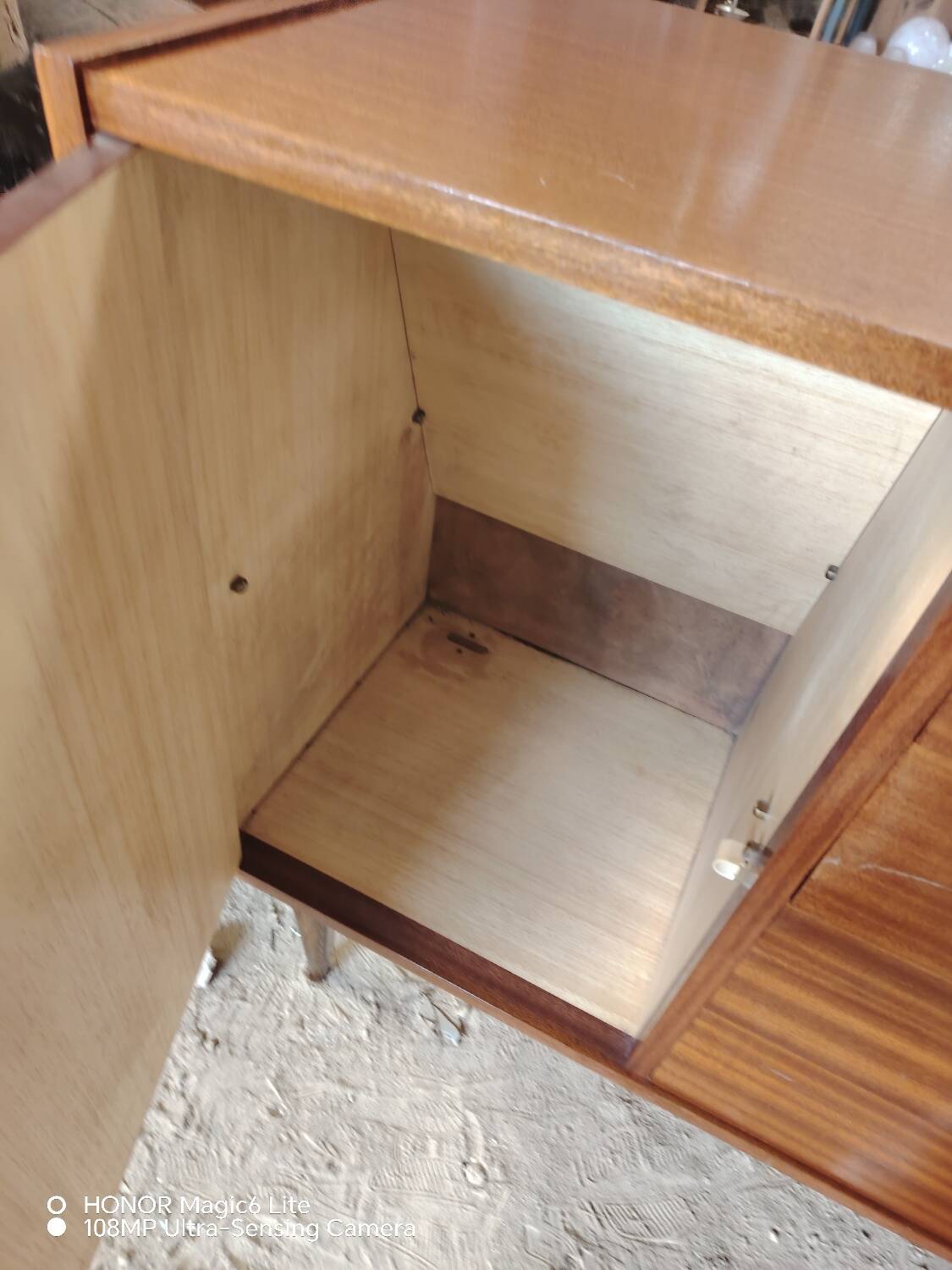 Commode asymétrique