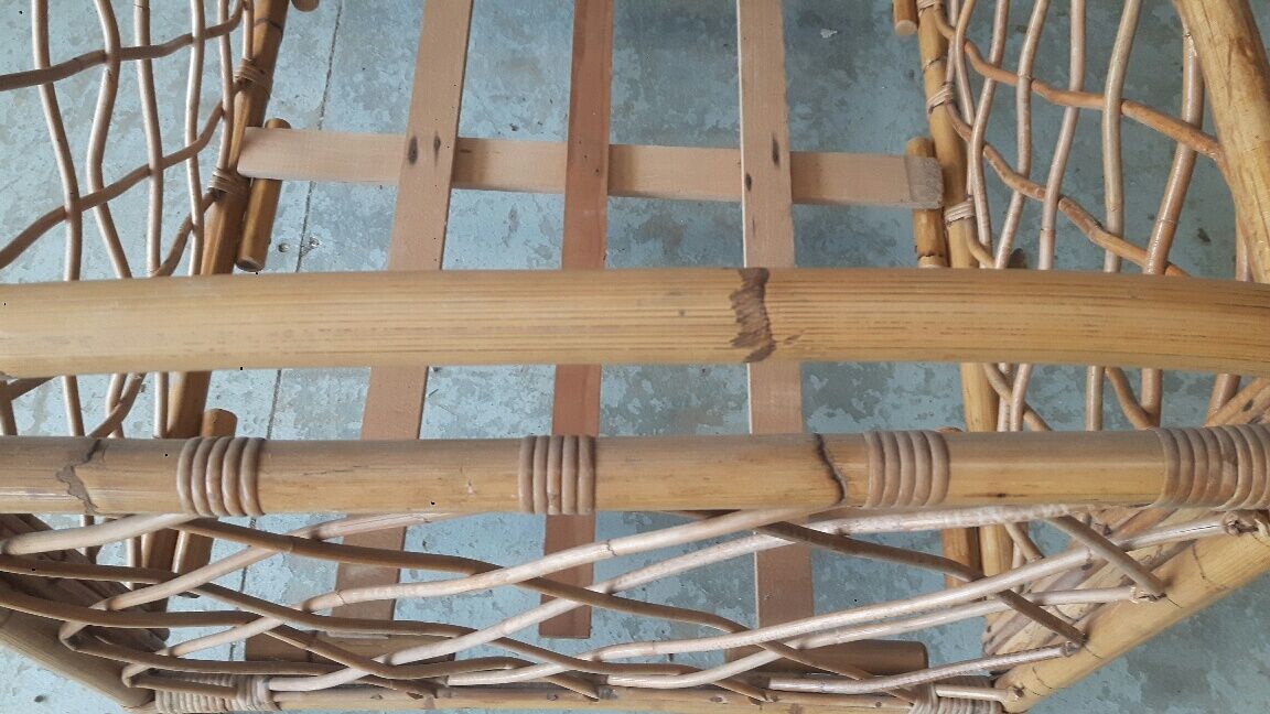 Bed in rattan