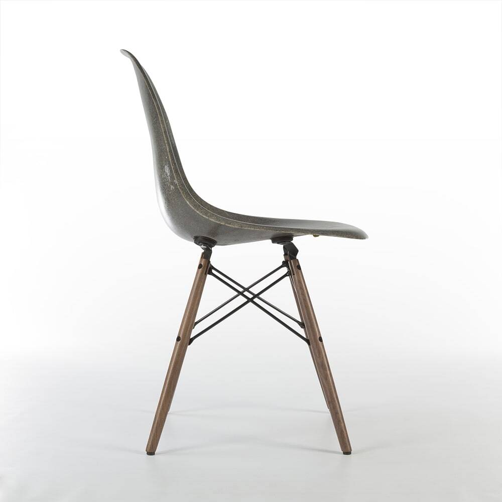 Paire de 2 chaises de salle à manger Eames DSW originales Herman Miller, gris éléphant