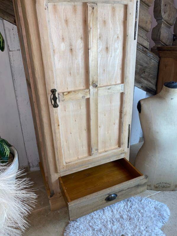 Parisian locker room