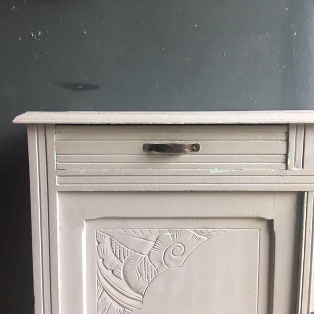 Parisian dove buffet