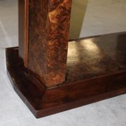 Table art déco en acajou et loupe d'orme vers 1930