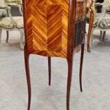 Chevet sauteuse en marqueterie et cuir, XIXe siècle