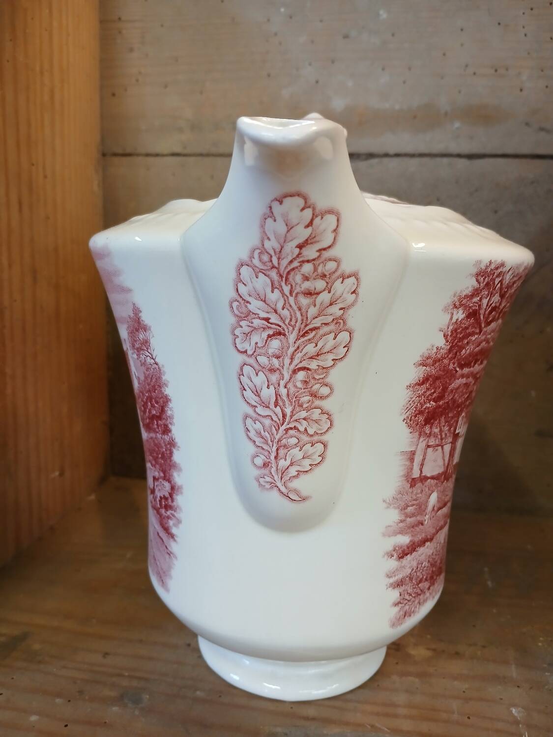 Antique coffee pot in Maastricht faience.