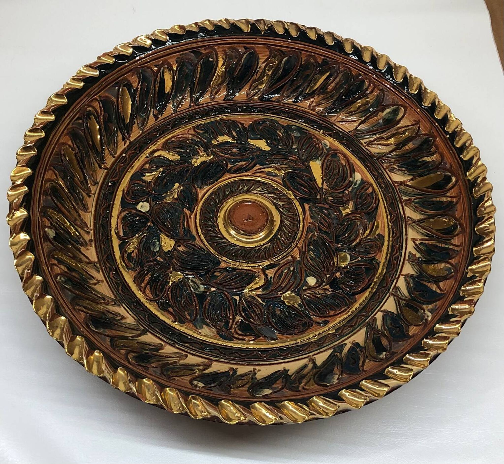 Plat en céramique de Nimy par Georges Destrebecq