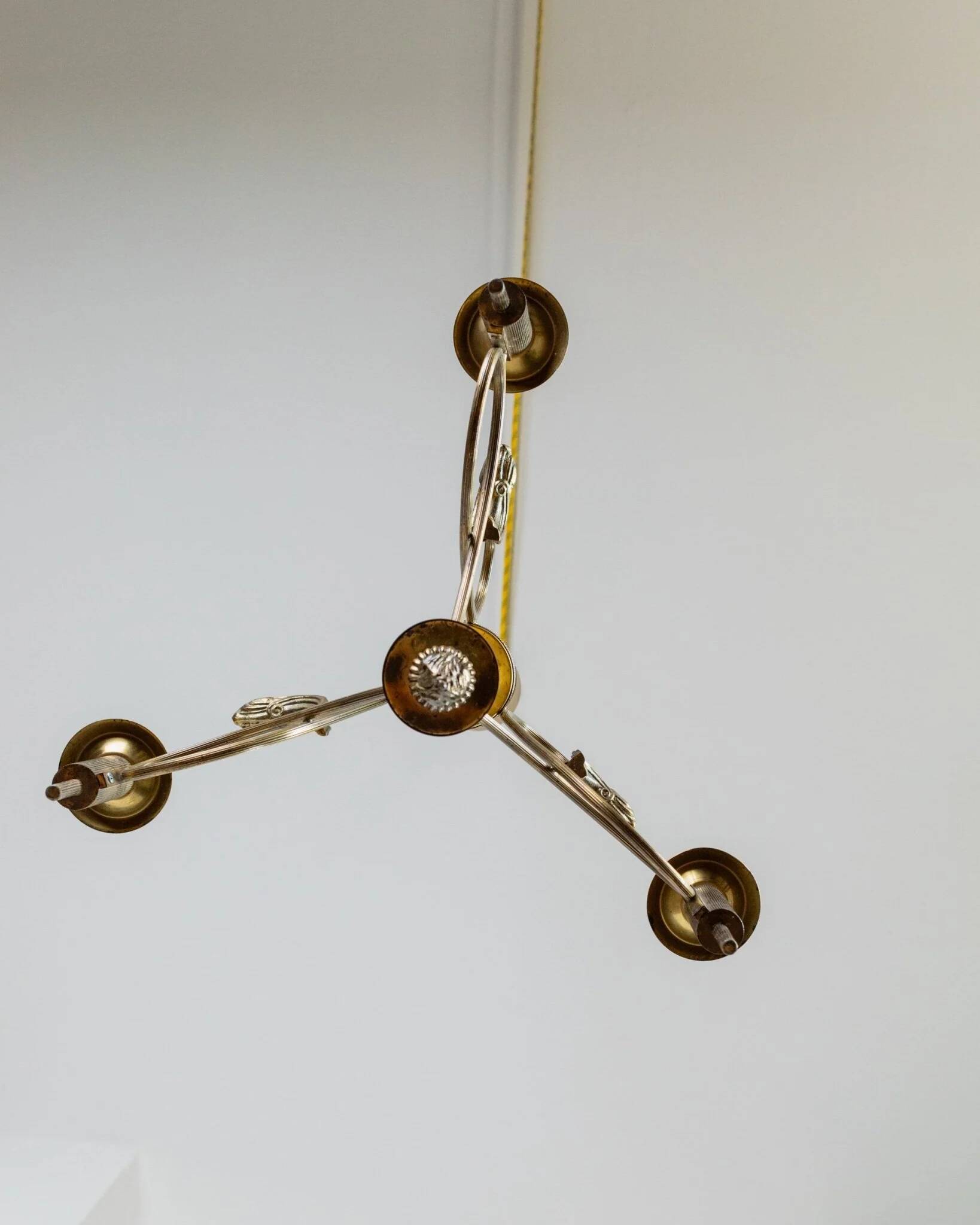 Doré laiton Brass chandelier, 1930s antique ceiling lamp with 3 lights, ribbed design