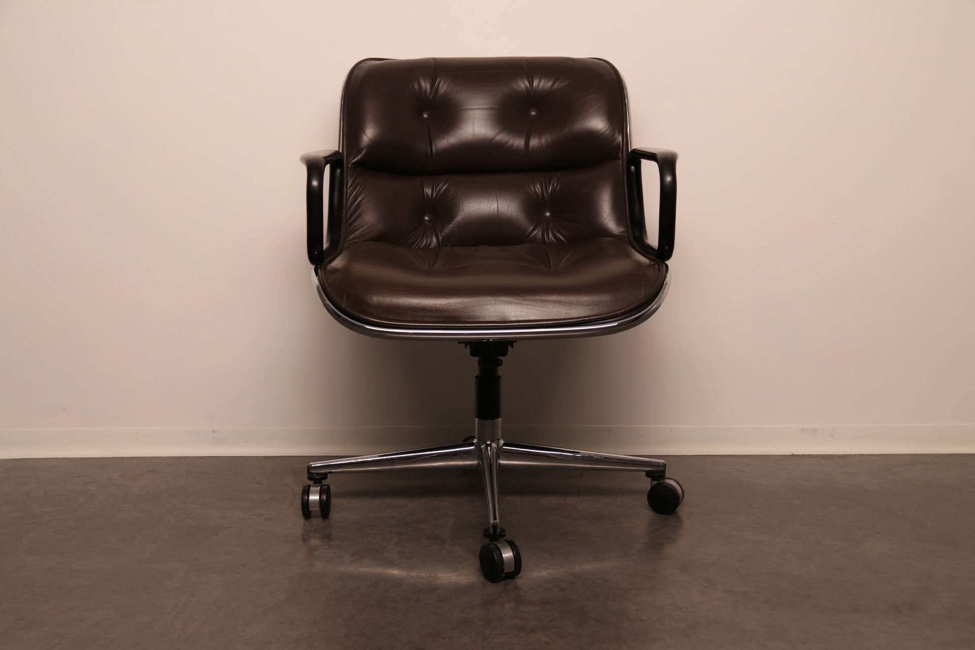 Executive office chair by Charles Pollock for Knoll - US - 1970's