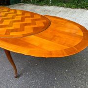 Table à manger Louis XV extensible ovale en bois massif marqueterie 270cm