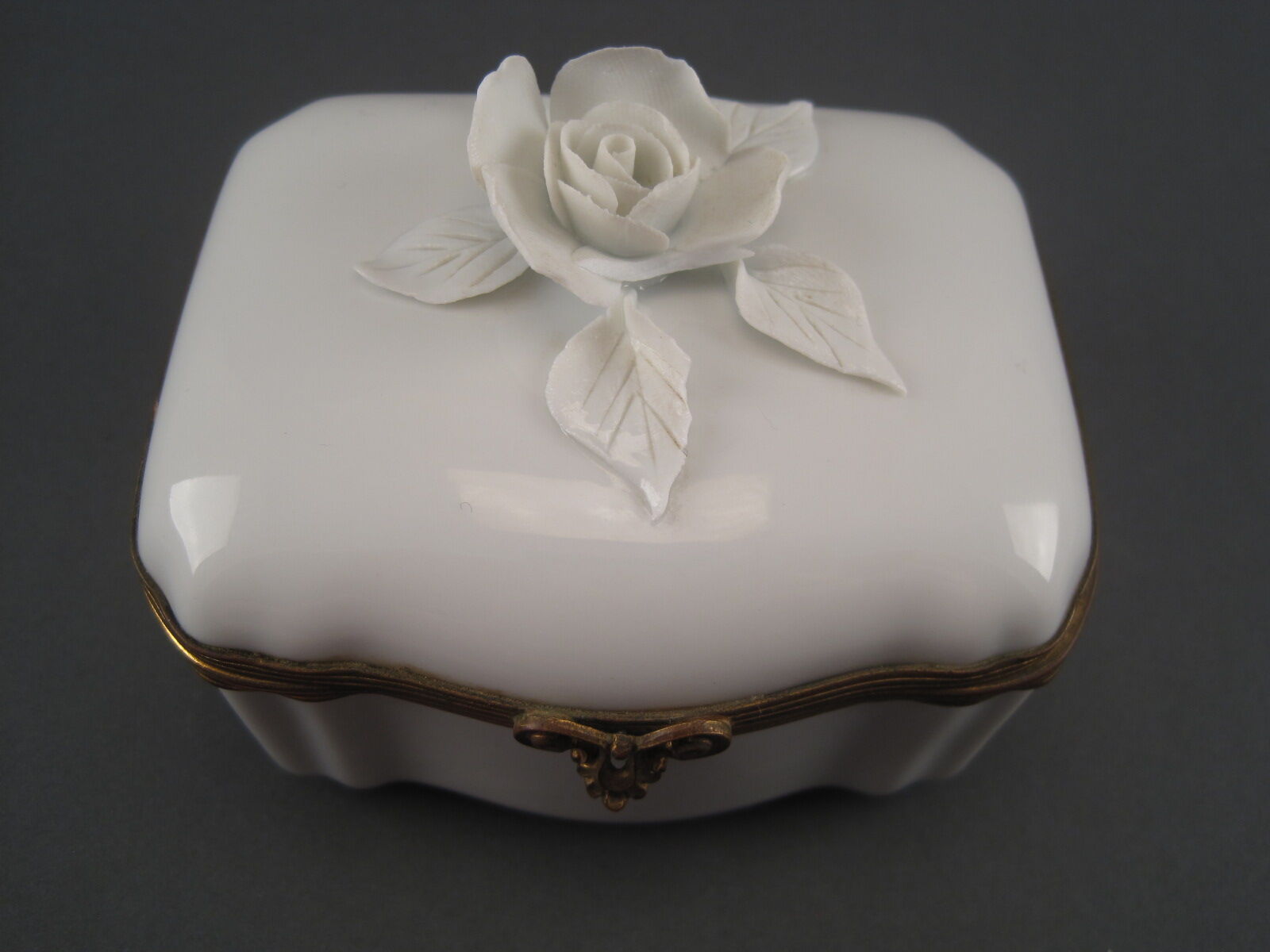 Boite Coffret A Bijoux En Porcelaine De Limoges Maison Coquet Decor A La Rose Xx Eme Selency