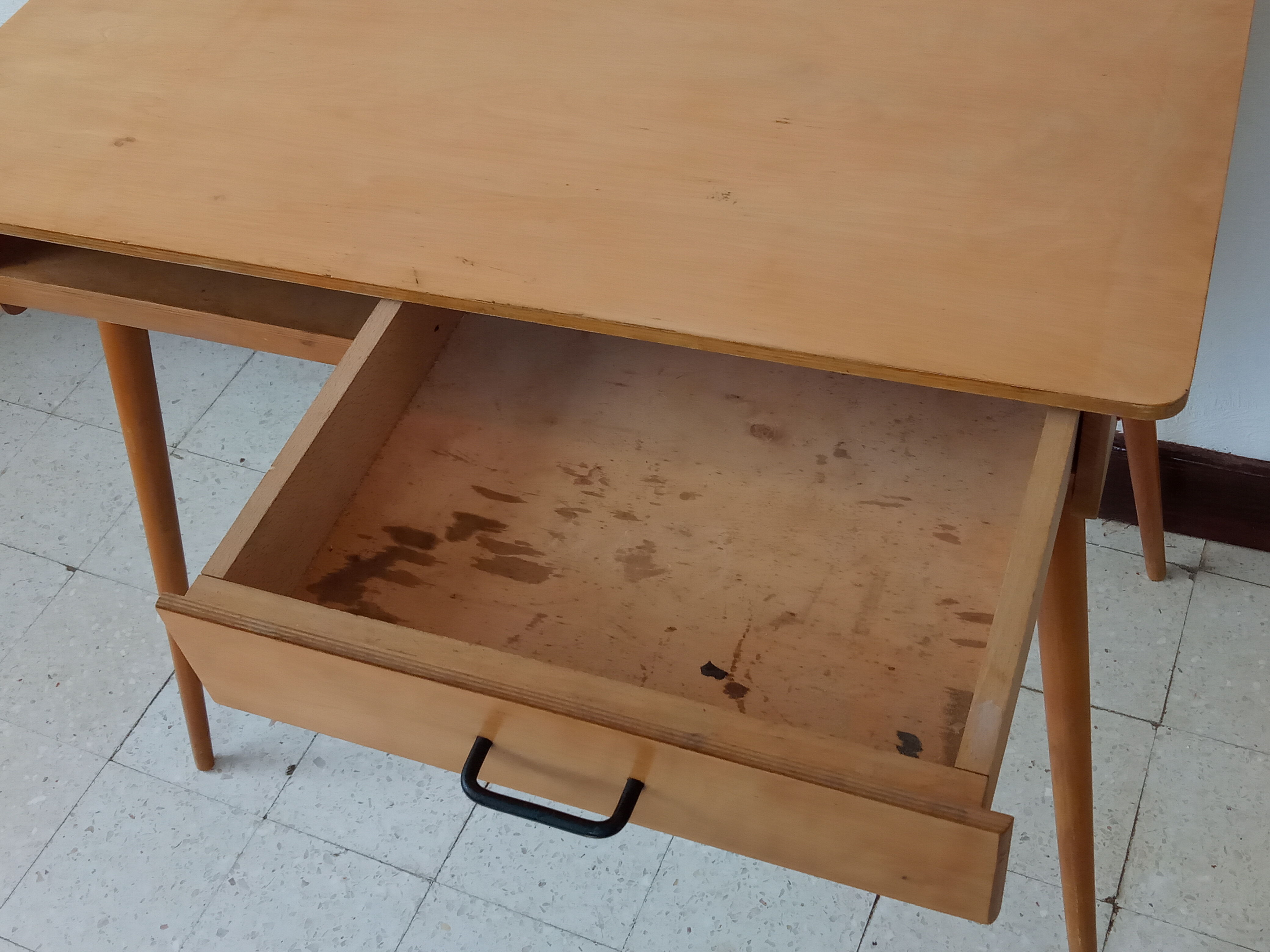Bureau vintage pieds compas