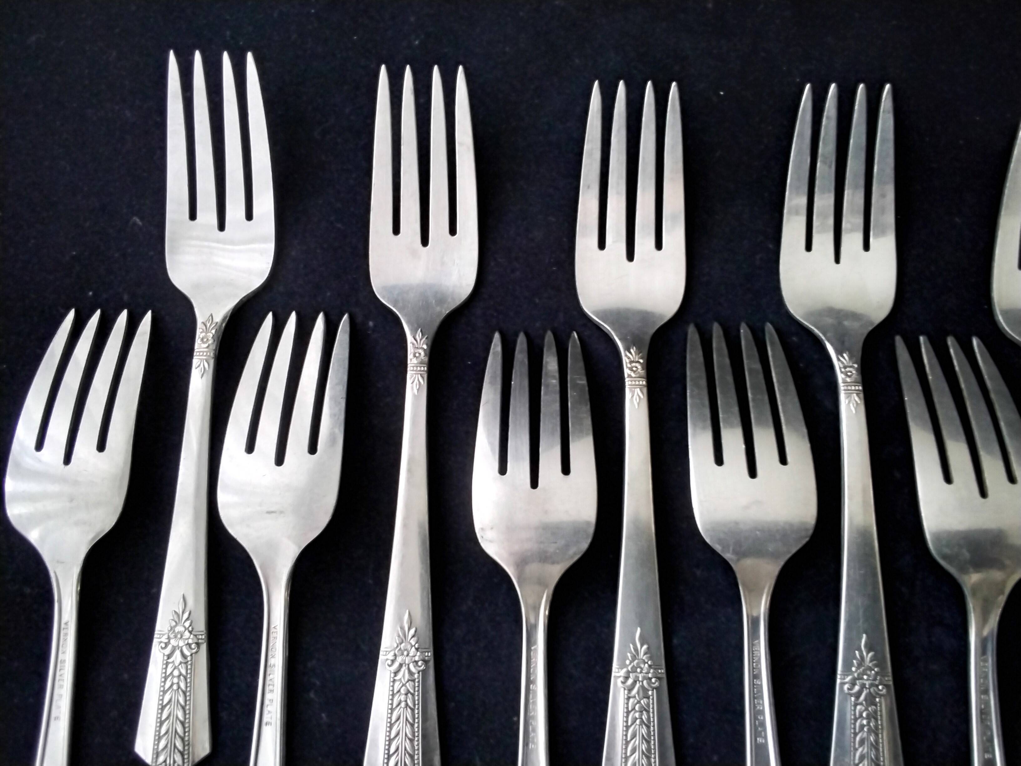 Set of 12 Silver Plate Vernon Pattern Romfort Cake Forks 1939
