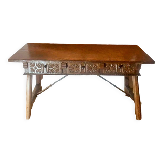 Writing table/spanish desk of the seventeenth century