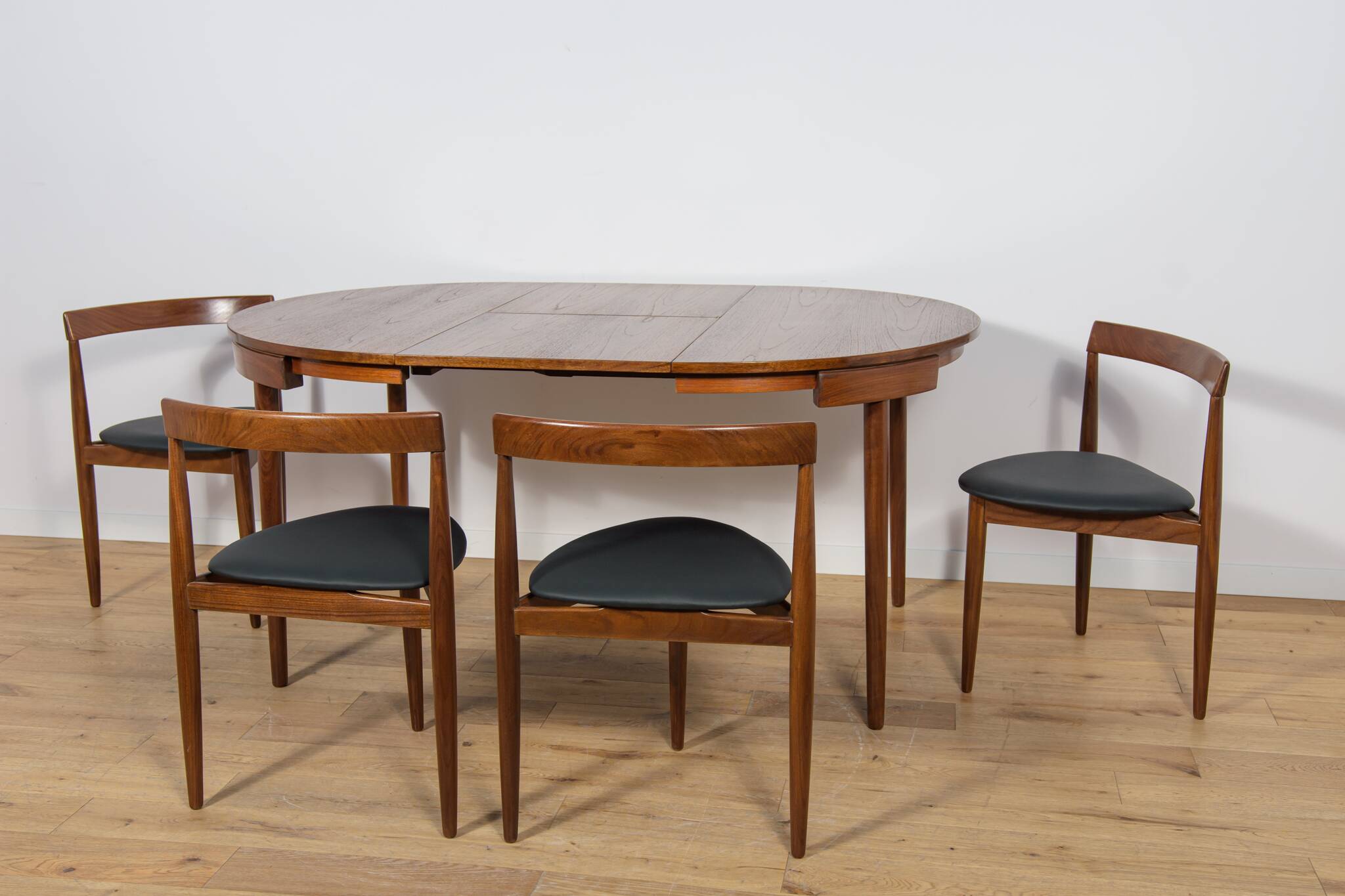 Mid-Century Teak Dining Table and Chairs Set by Hans Olsen for Frem Røjle.