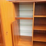 Scandinavian dressing cabinet with round mirror