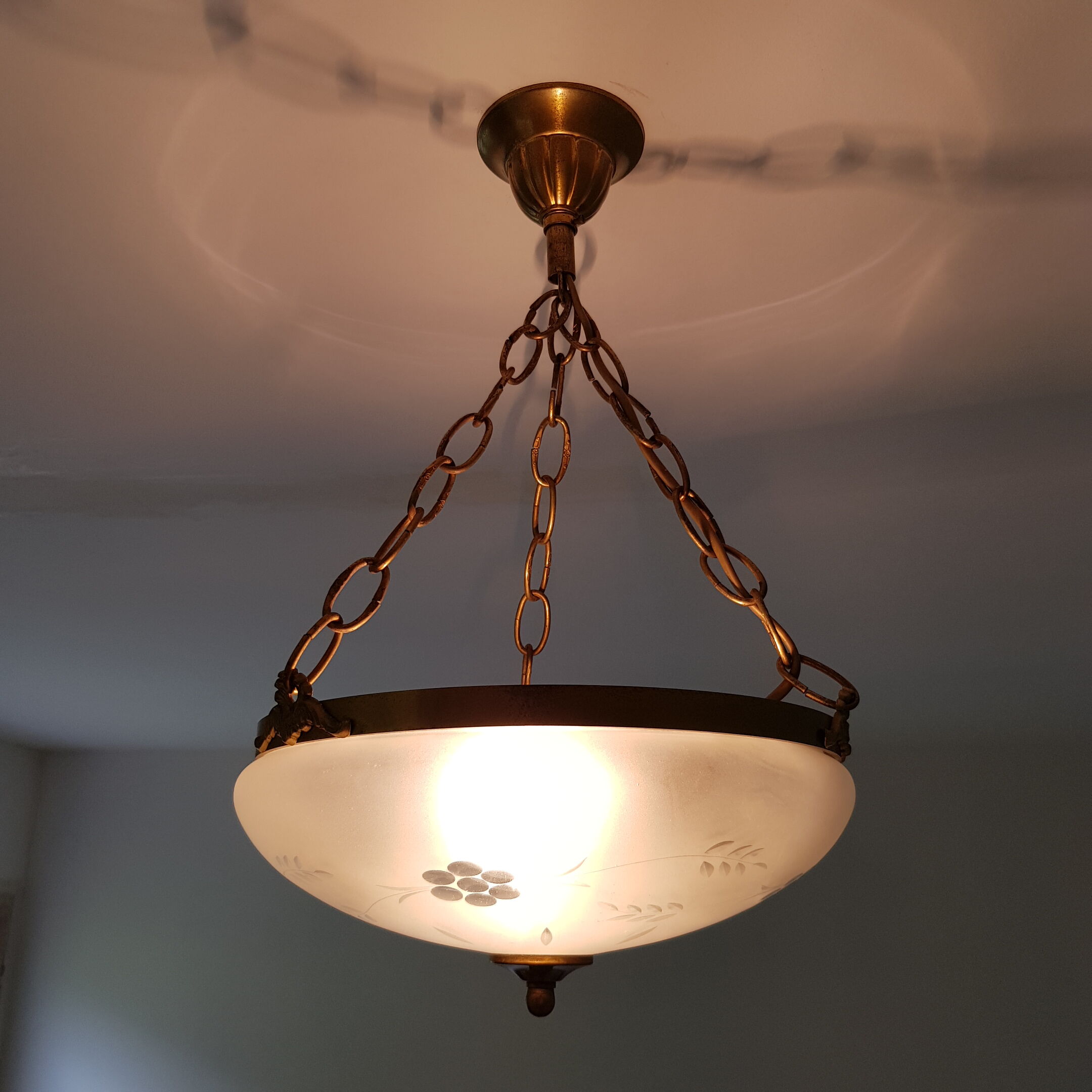 Gilt bronze pendant glass globe cised Napoleon style 3