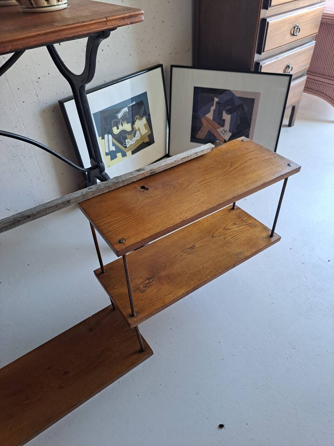 Wall shelf in oak and copper from the 50s