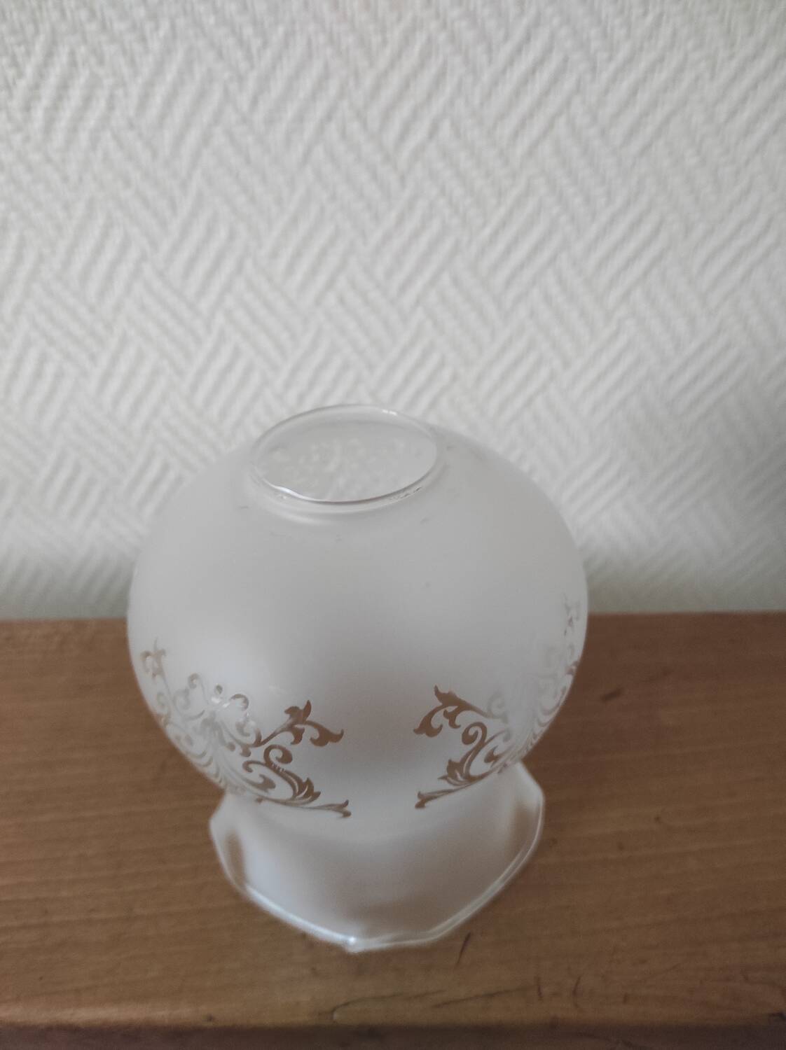 'Tulip' lampshade for lighting, transparent decoration on frosted glass.