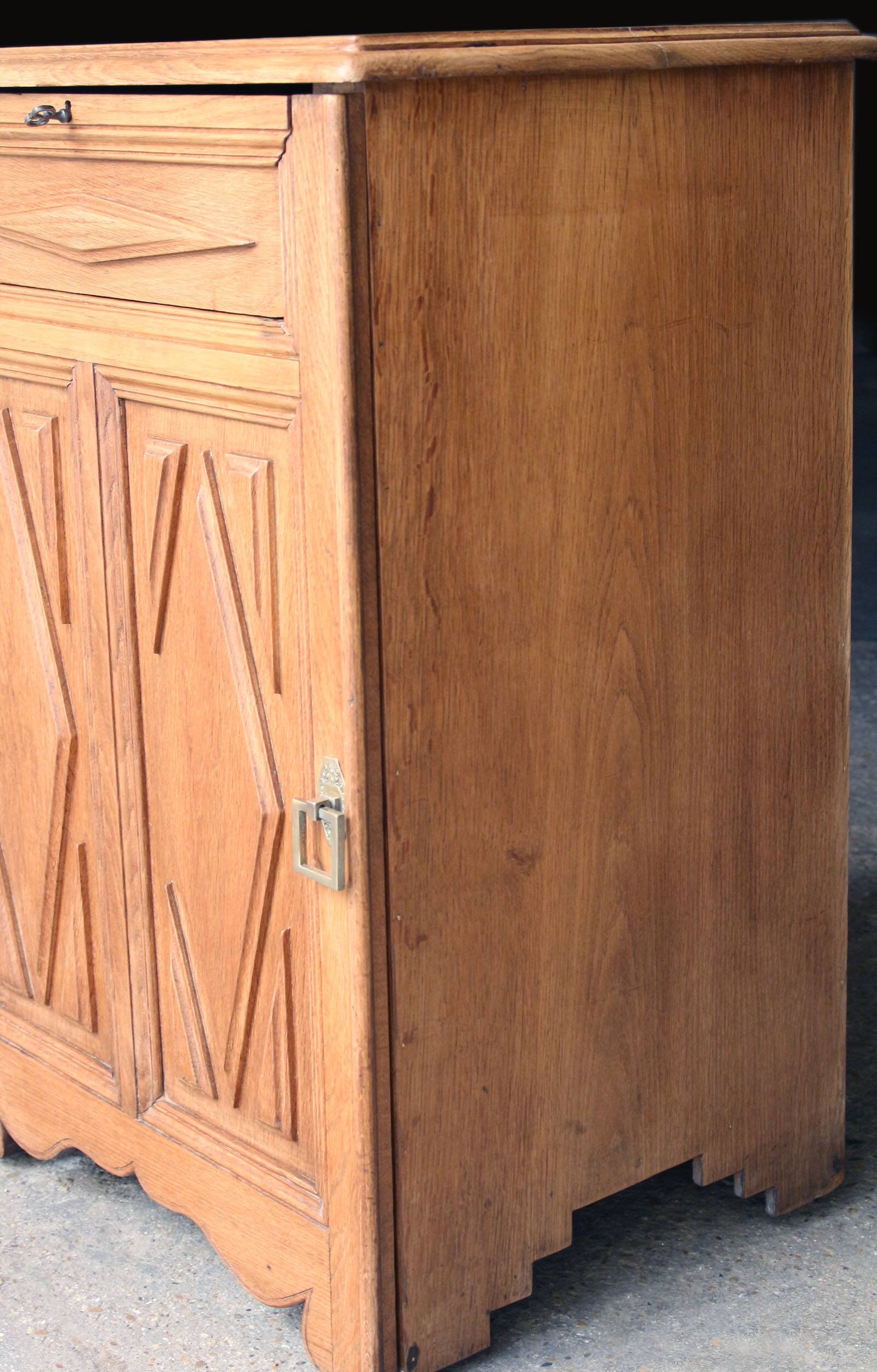 Art Deco jam cupboard in solid oak (circa 1930).