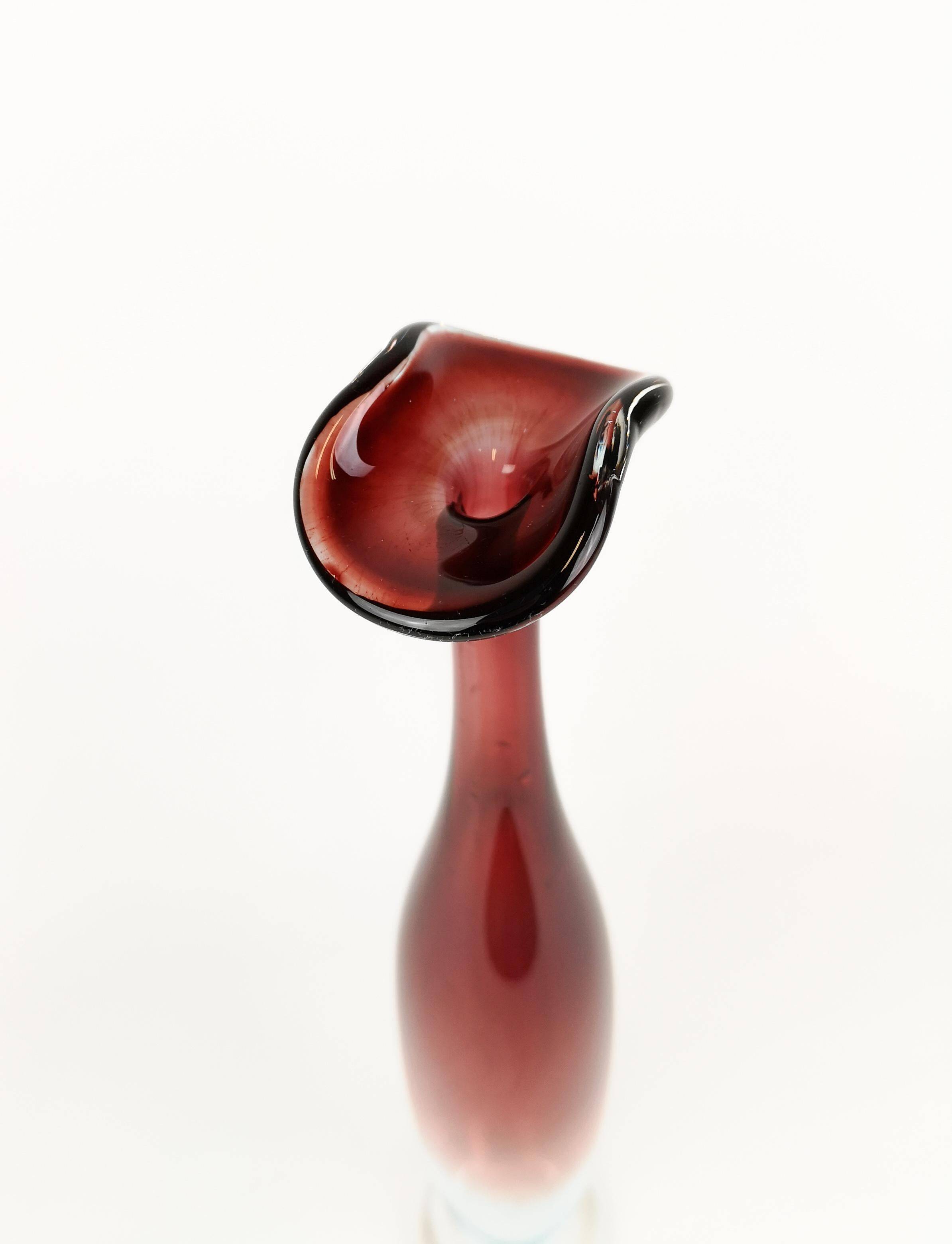 Midcentury display vase by Nils Landberg, Orrefors, circa 1950.