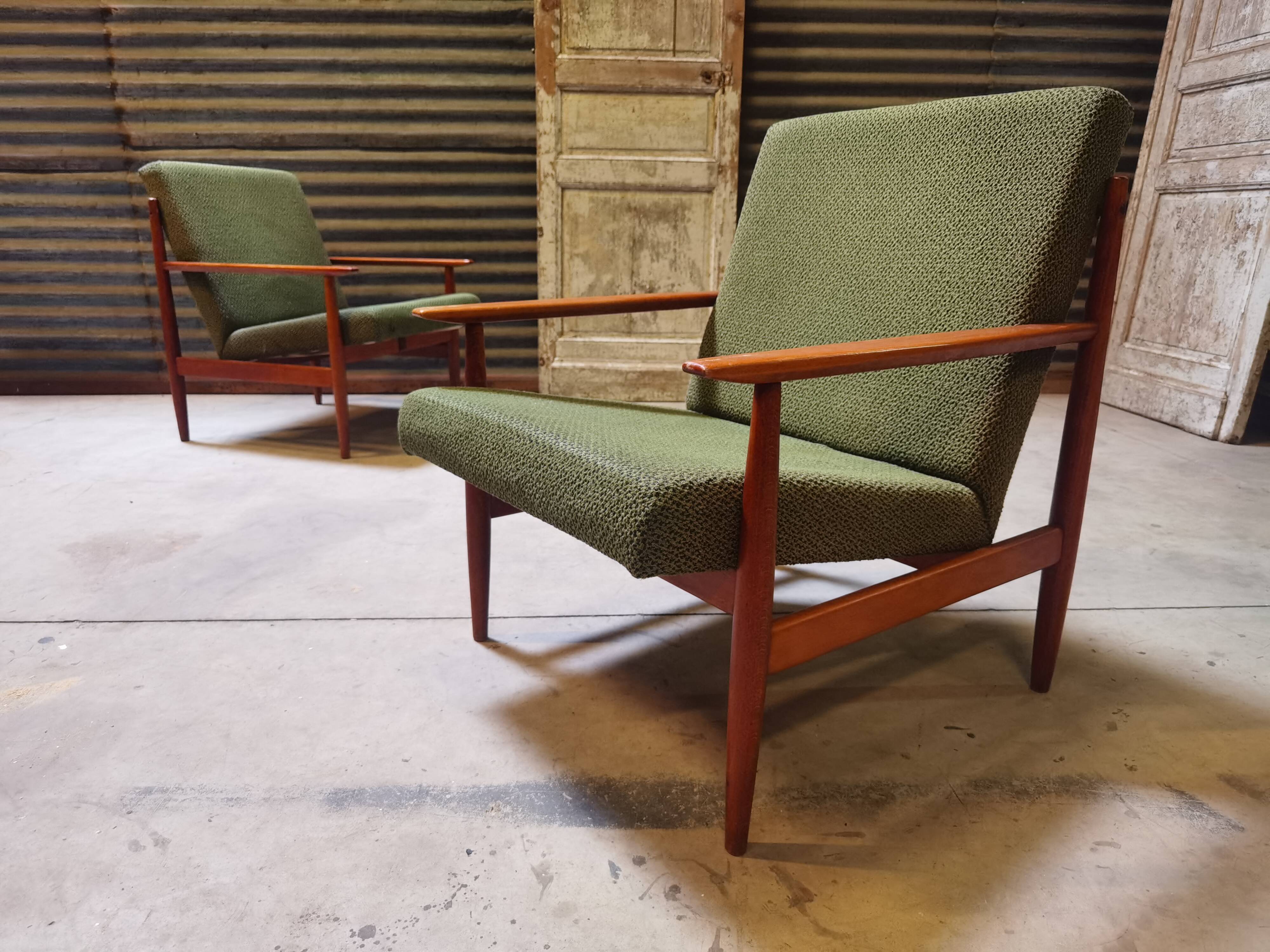 Pair of armchairs by Frantisek Jirak for TON Bystřice (Thonet)