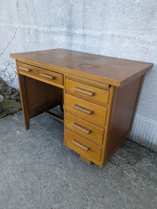 Bureau administratif adulte