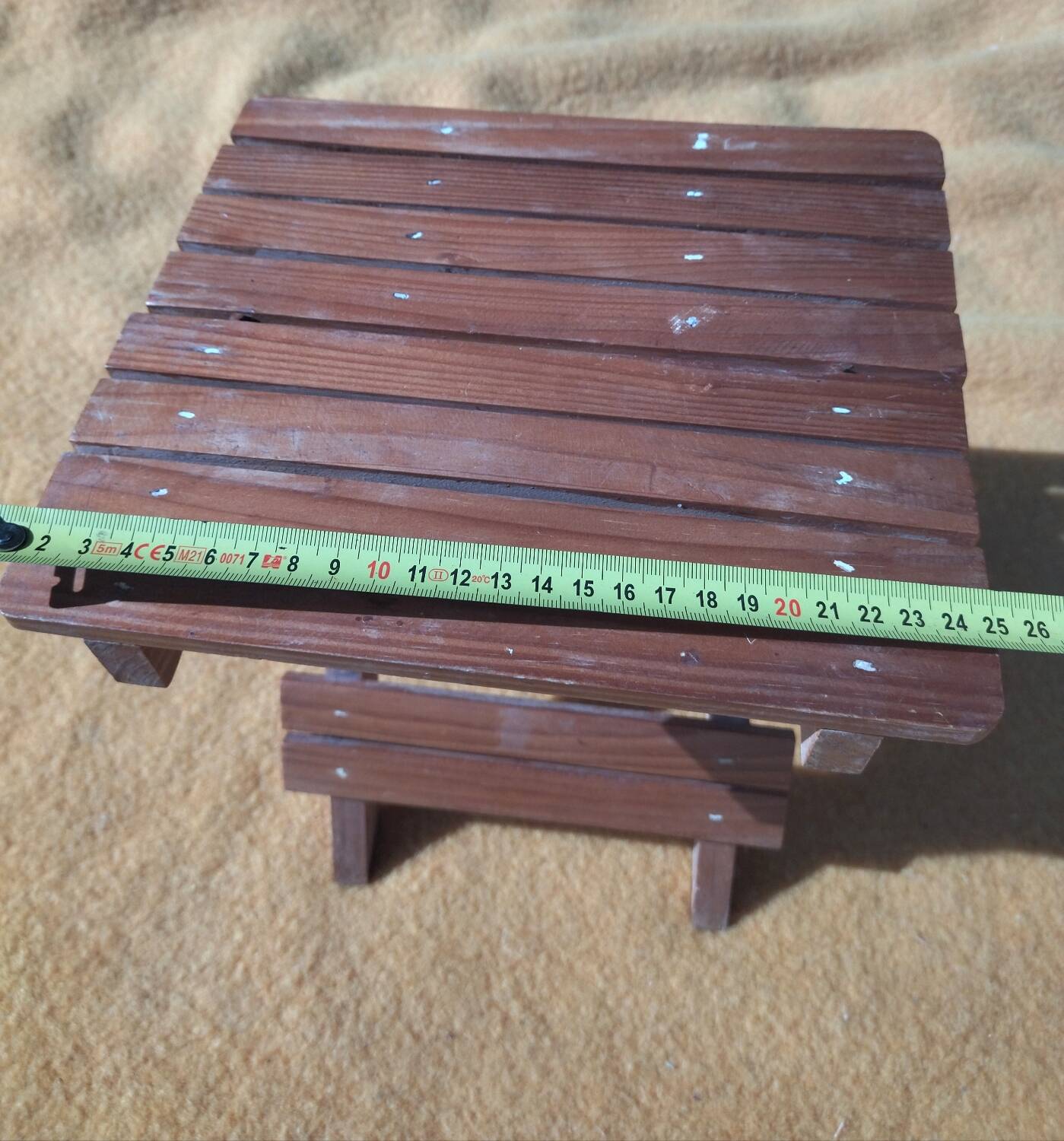 Foldable stool/plant holder