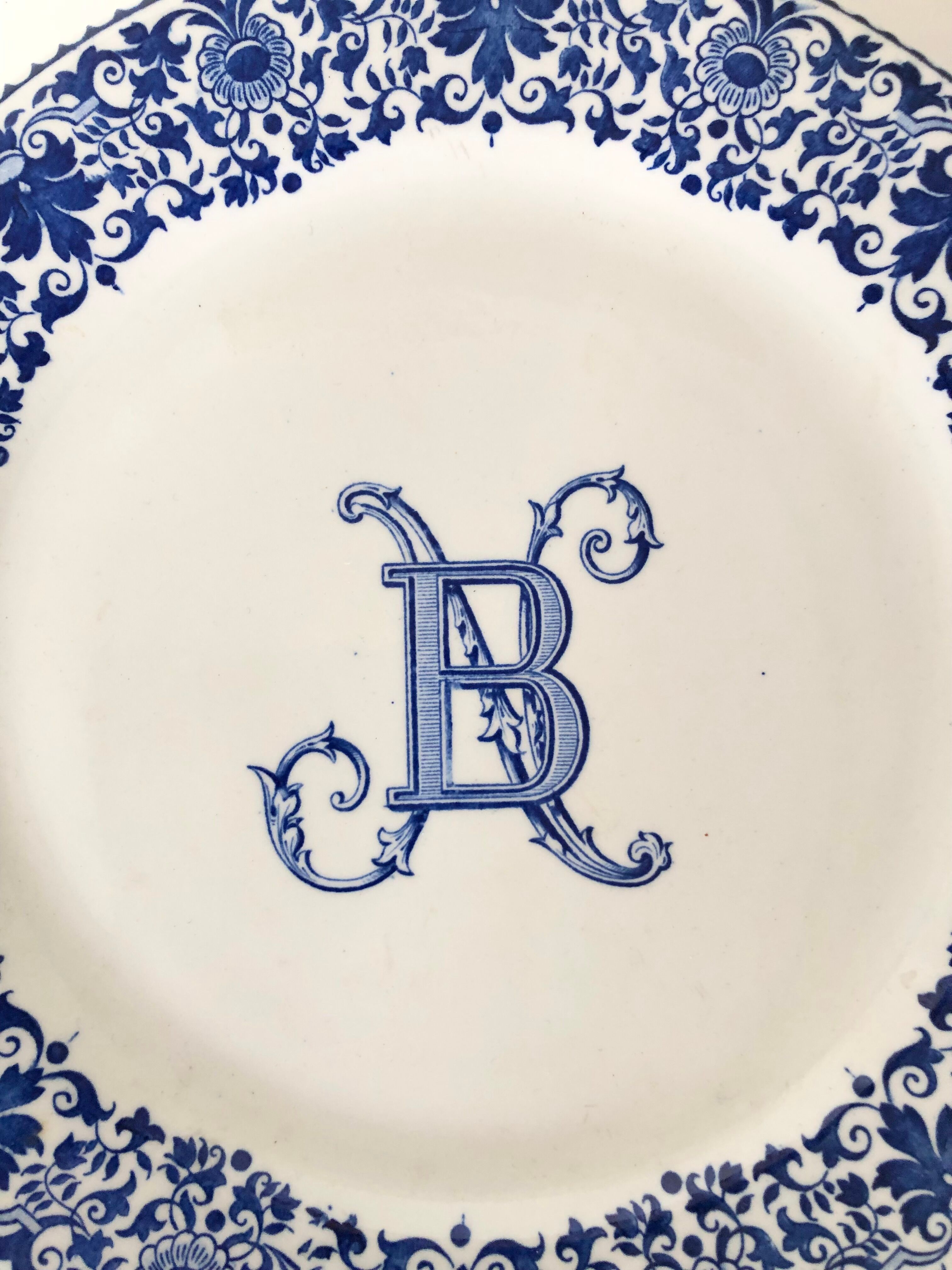 Dessert dish in gien