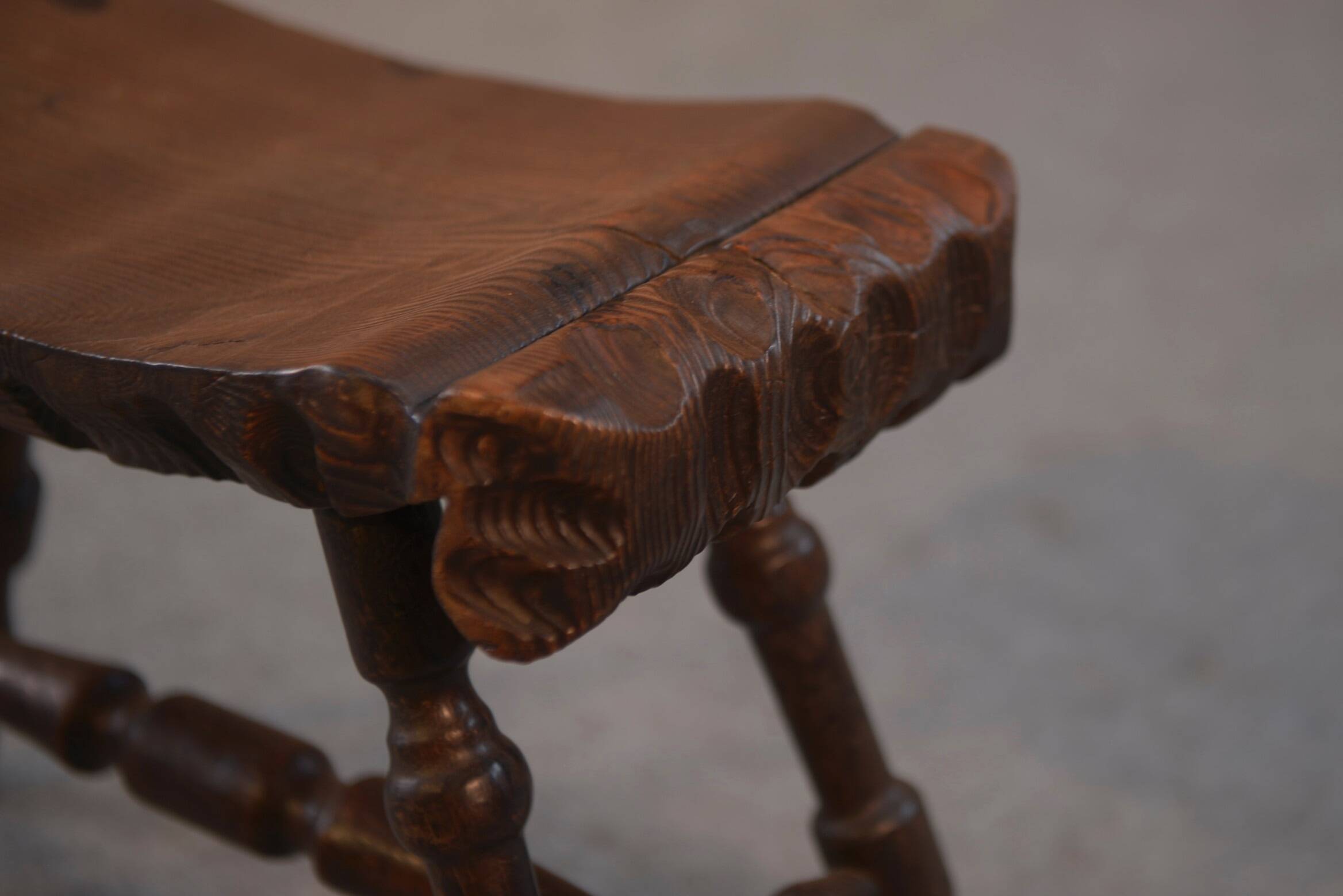 Tabouret rustique en pin 1960