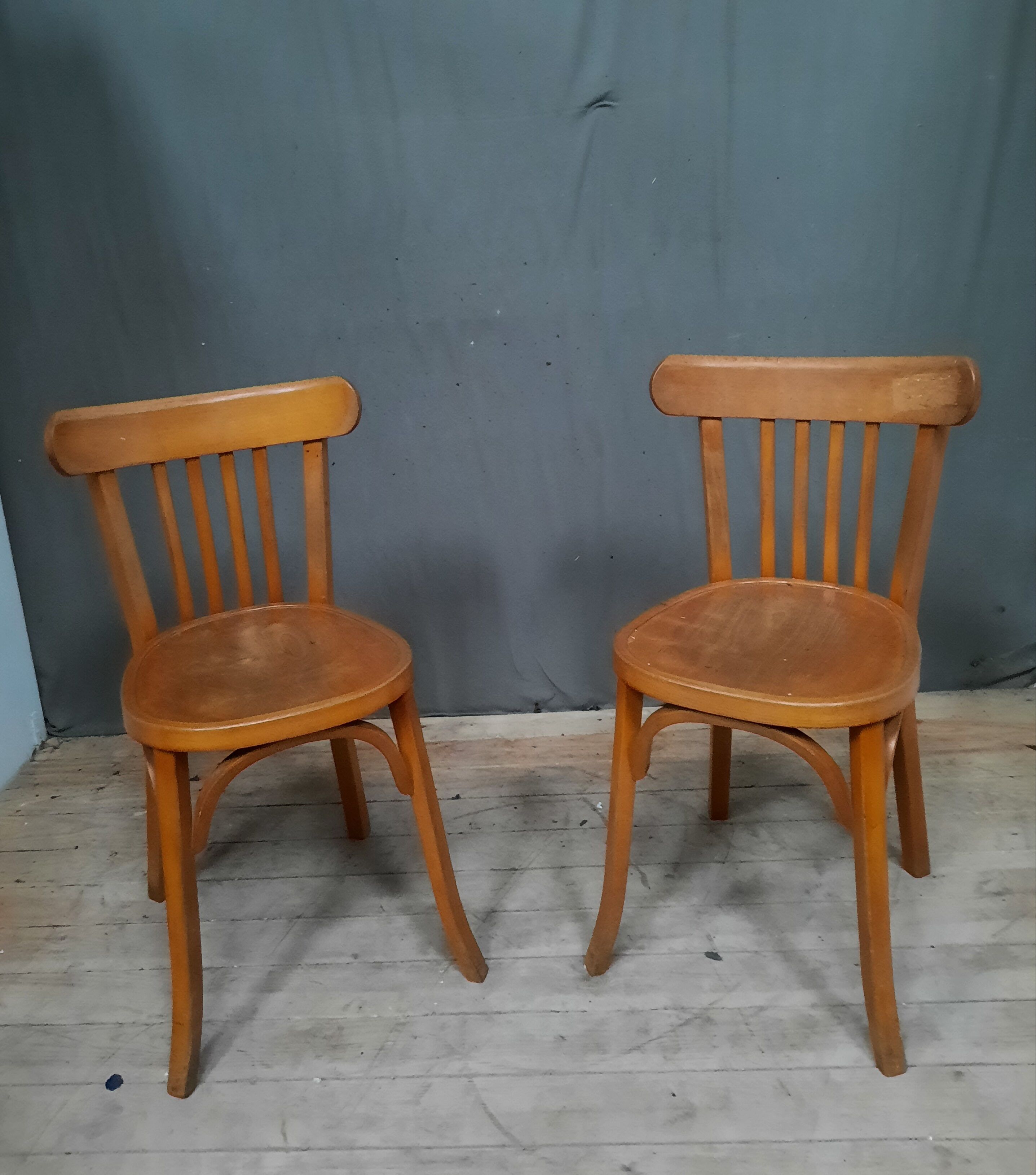 Paire de chaise en bois courbé "Baumann"