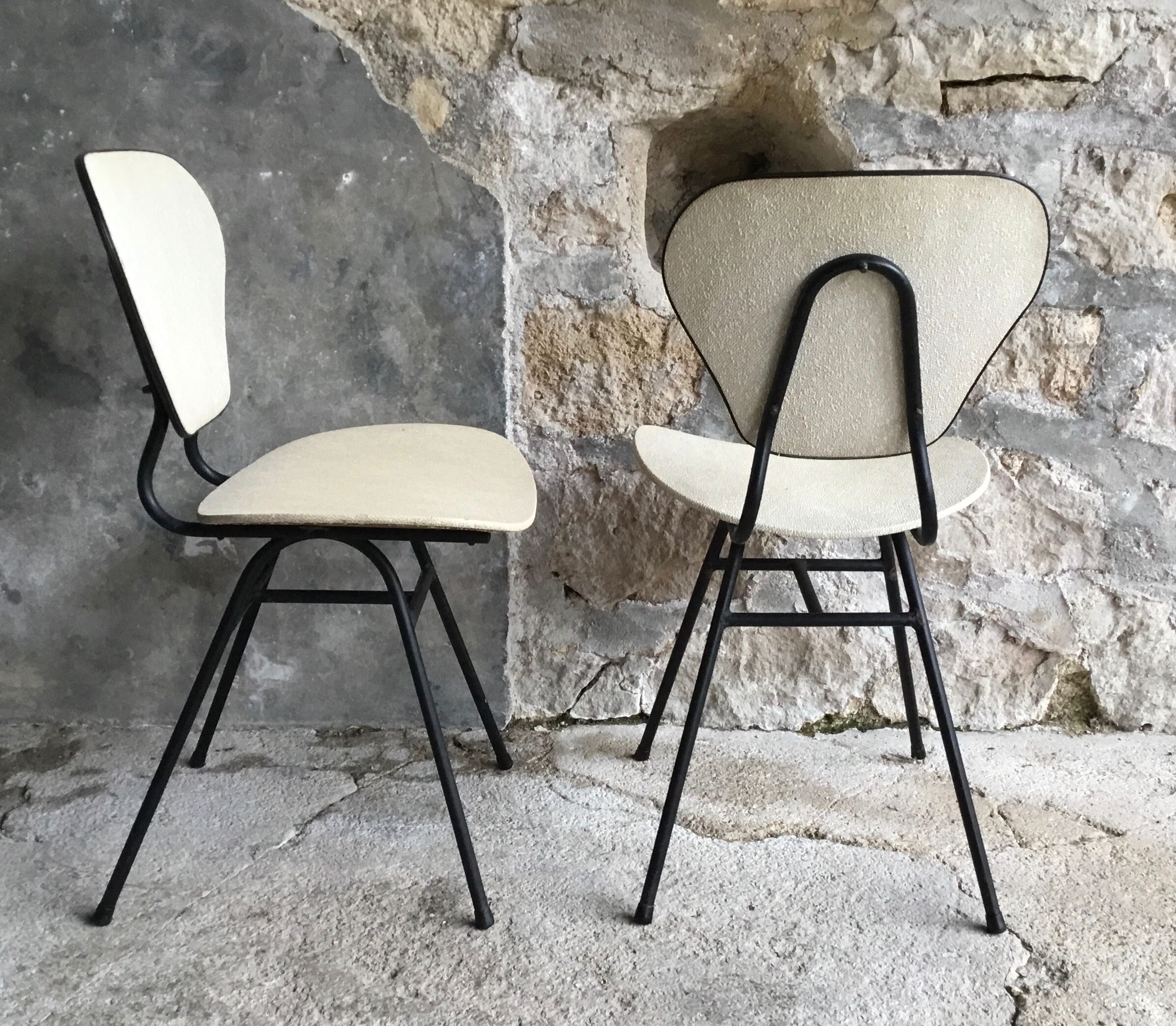 Pair of modernist chairs - black tubular base - vintage 1950
